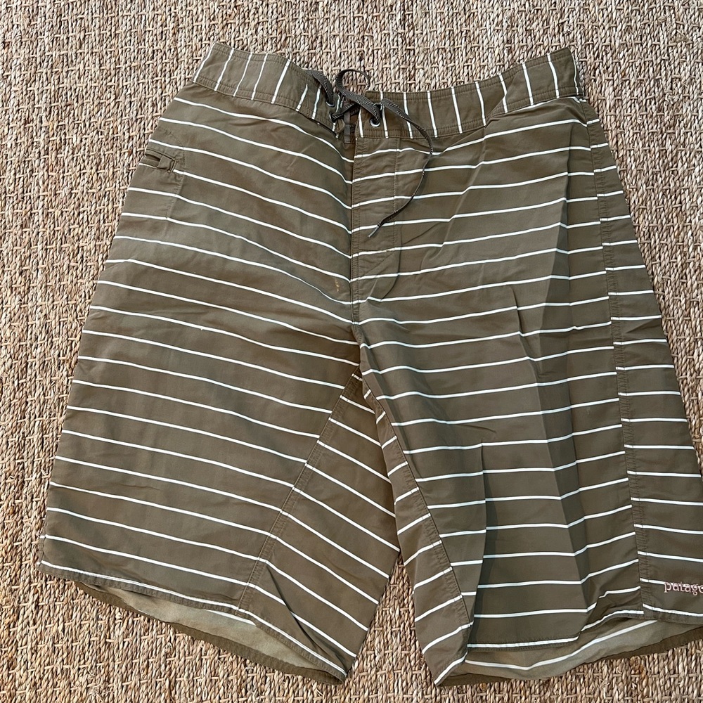 Patagonia Board Shorts - size 35